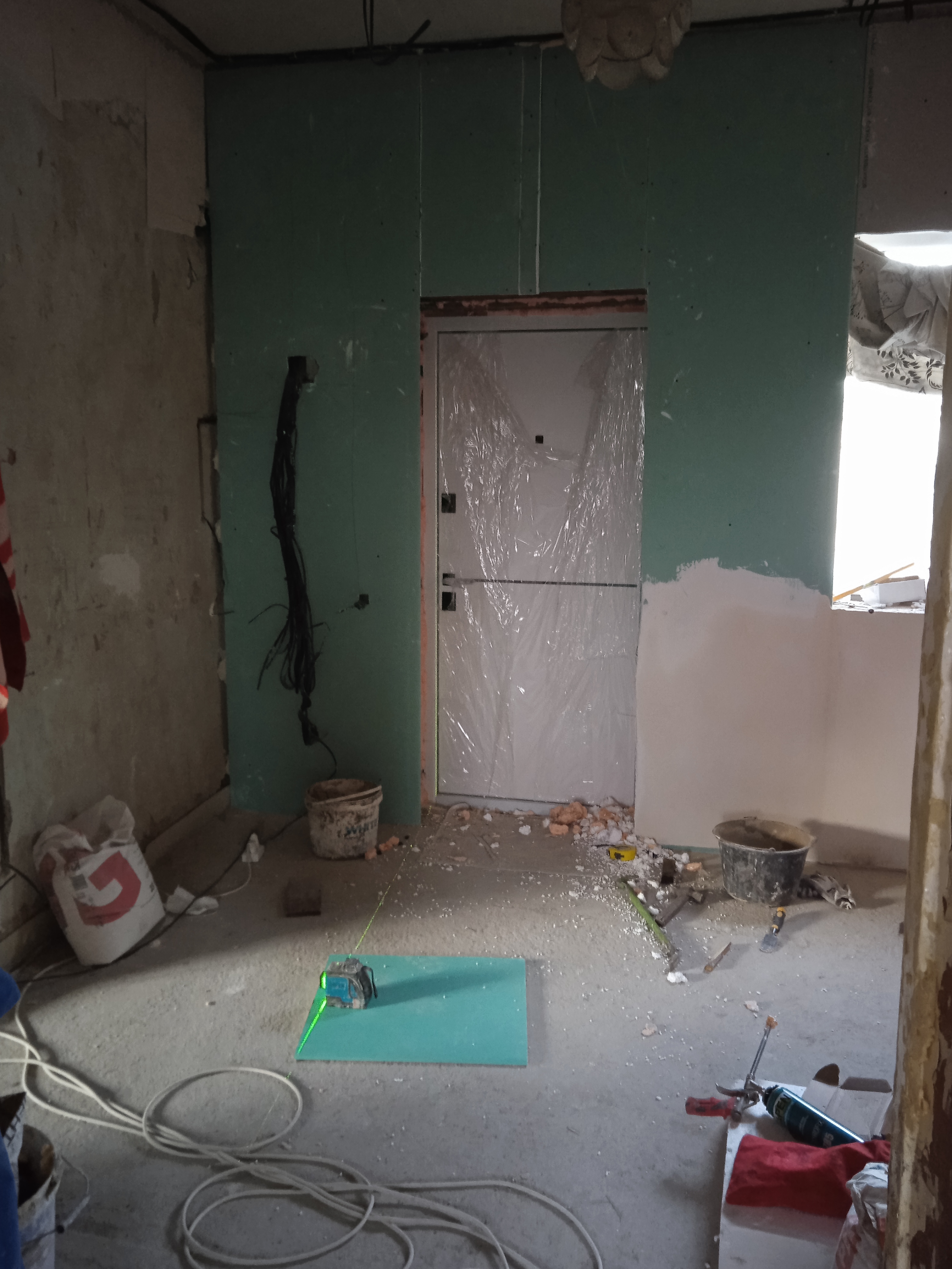 Фото Установка вхідних дверей і металопластикових 3