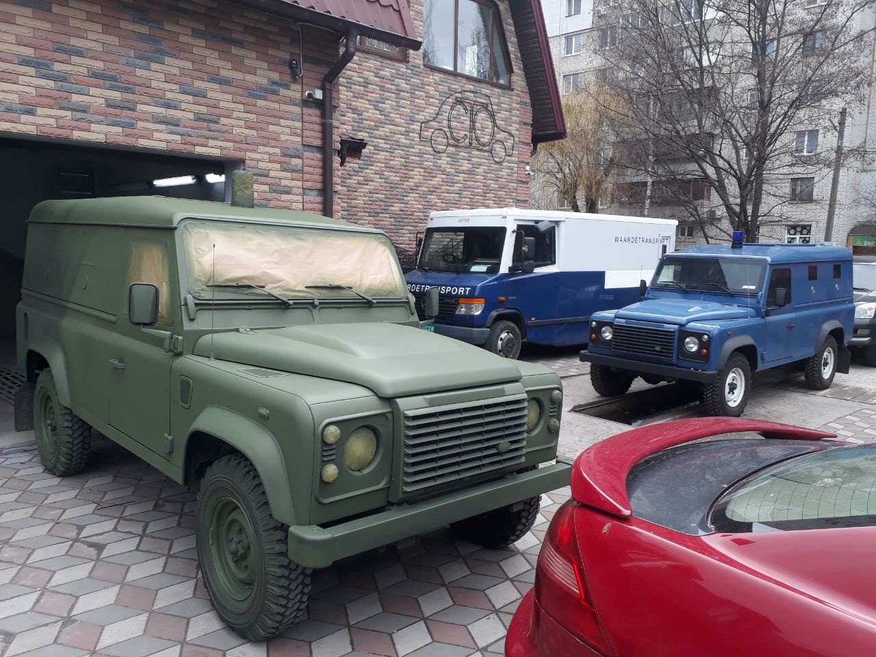 Фото швидке та дешеве фарбування автомобілів для ЗСУ