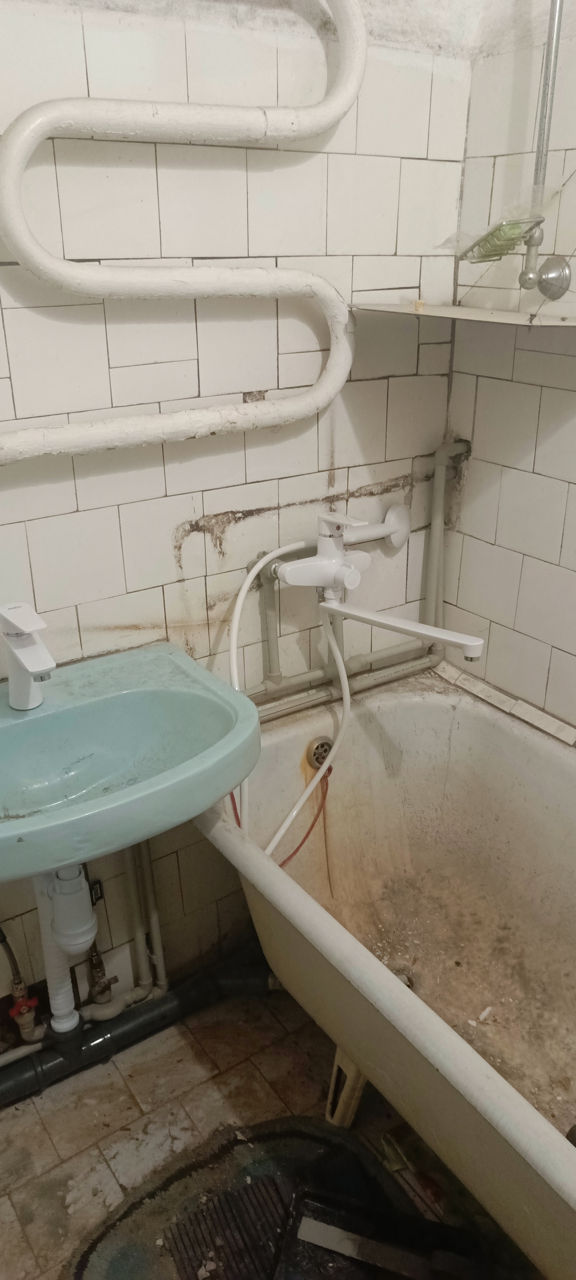 Фото встановлення унітаза, змішувачей, пайка