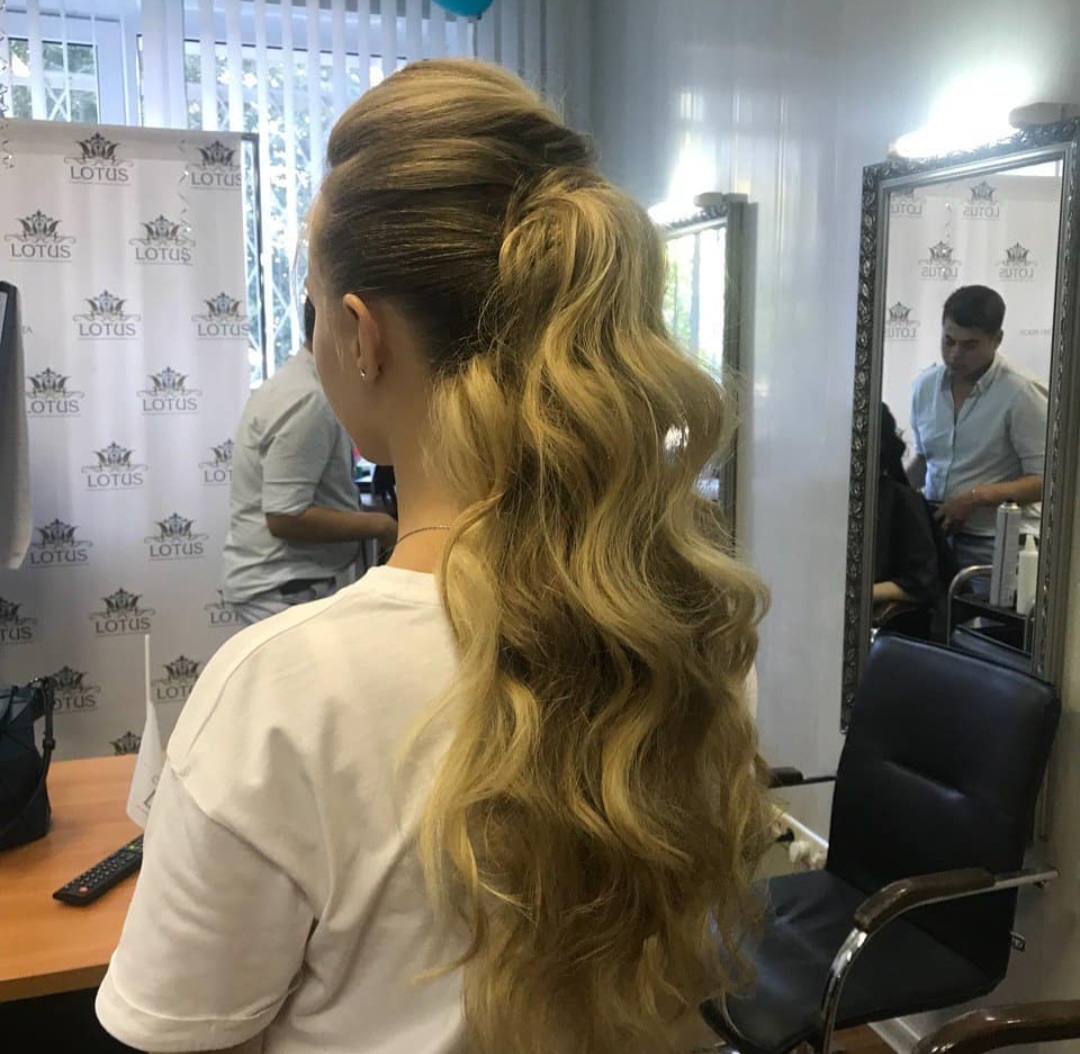 Фото Праздничная причёска 