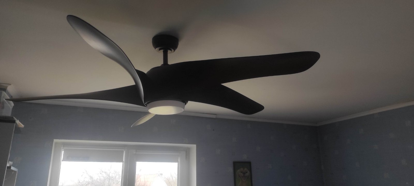 Фото Монтаж люстри-вентилятор