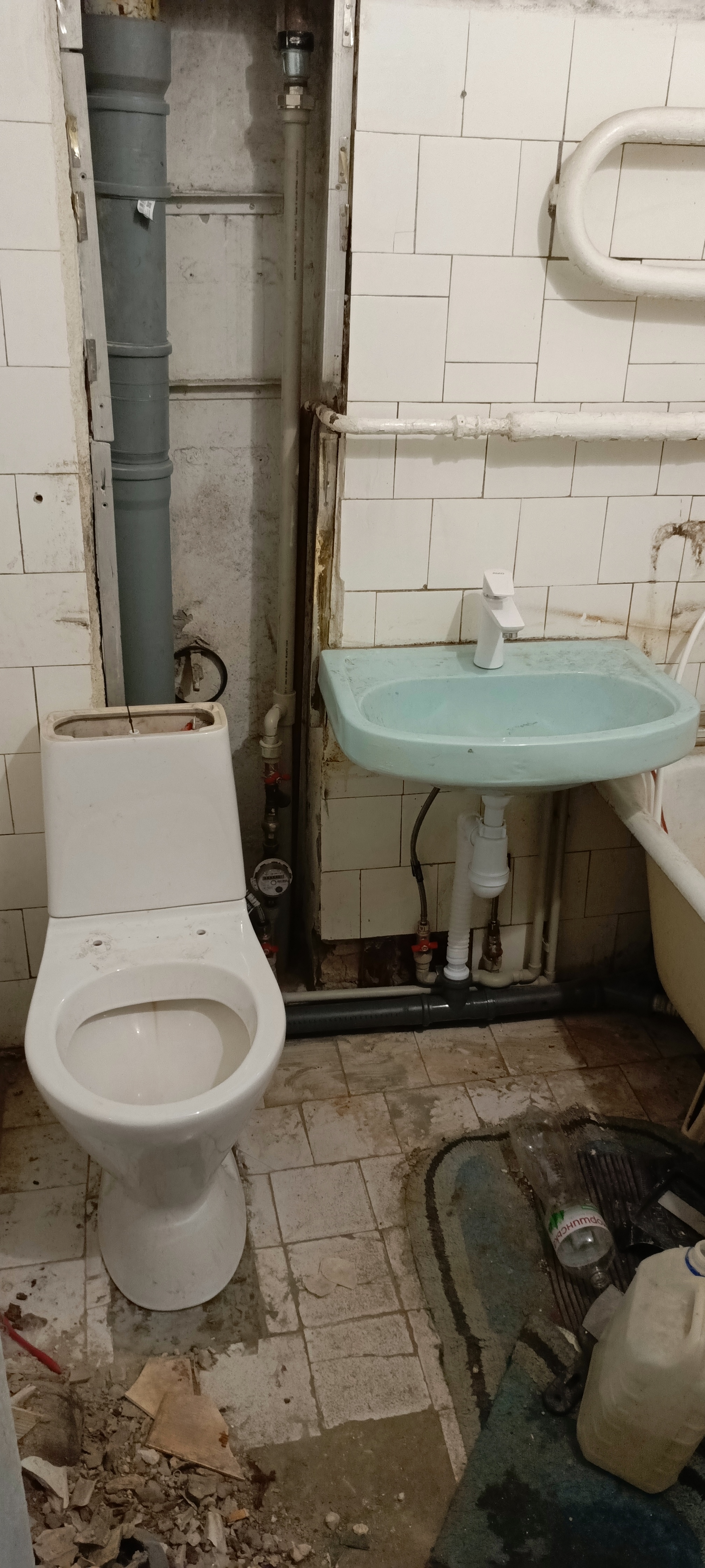 Фото встановлення унітаза, змішувачей, пайка