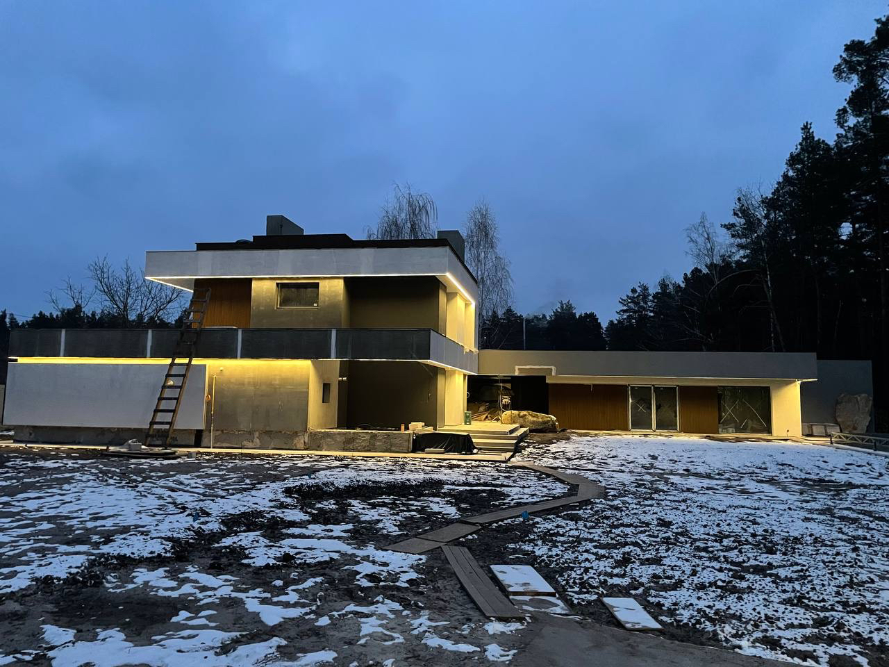 Фото Вітаю, мене звати Іван 
Електромонтаж під ключ!

Досвід більше 8 років

Встановлення ДБЖ будь - якої складності 

Виконую внутрішні електромонтажні роботи будь якої складності .
Монтаж електро проводки, встановлення фурнітури, монтаж та розключення електричних щитів, виявлення несправності в електриці та інше . 

Відповідально відношусь до поставлених цілей 

Якщо Вам потрібен якісний Електромонтаж, звертайтесь За консультацією, пишіть