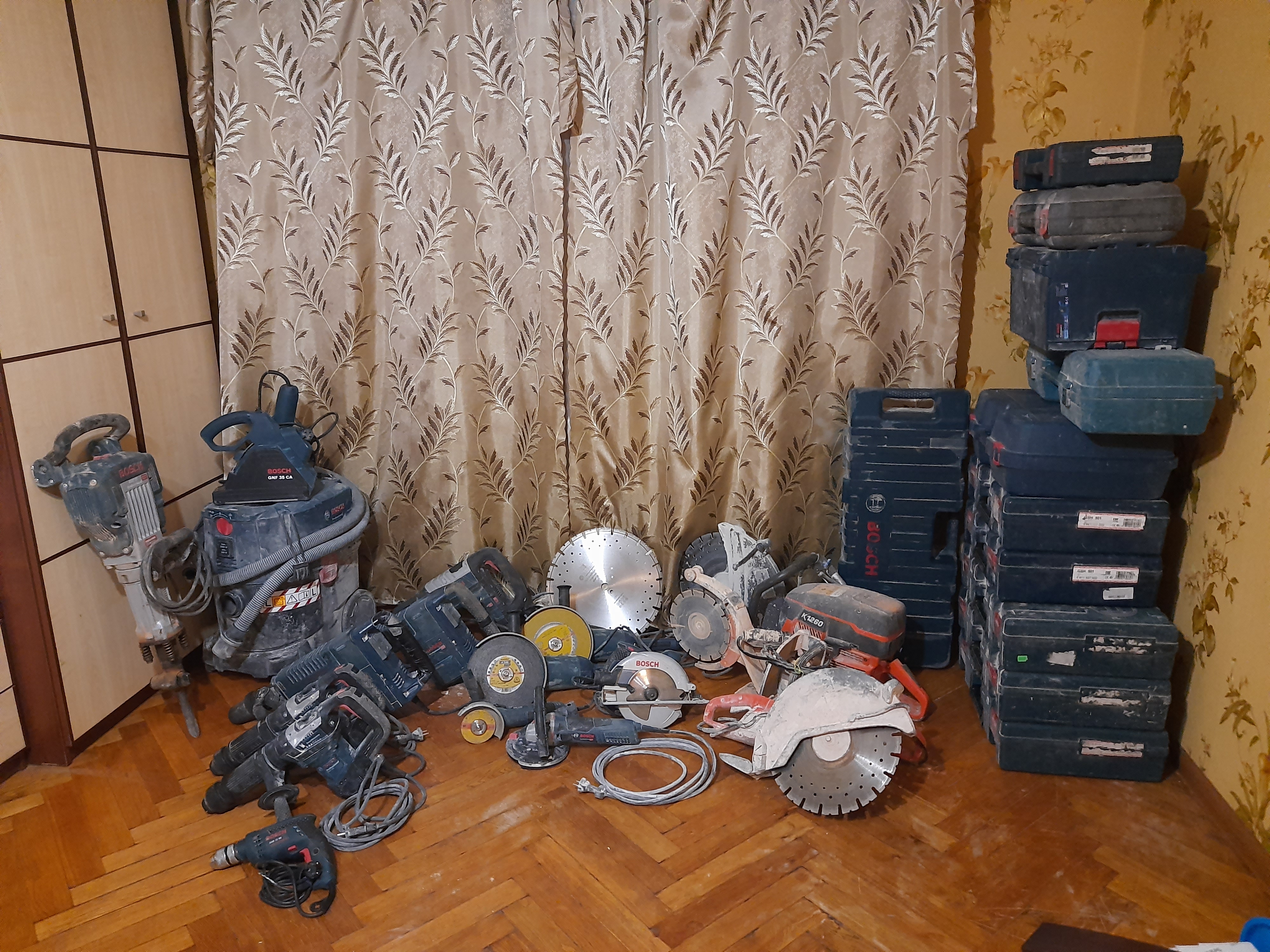 Фото Демонтаж перегородок, стен кирпичных, бетонных, газоблок, пеноблок 4