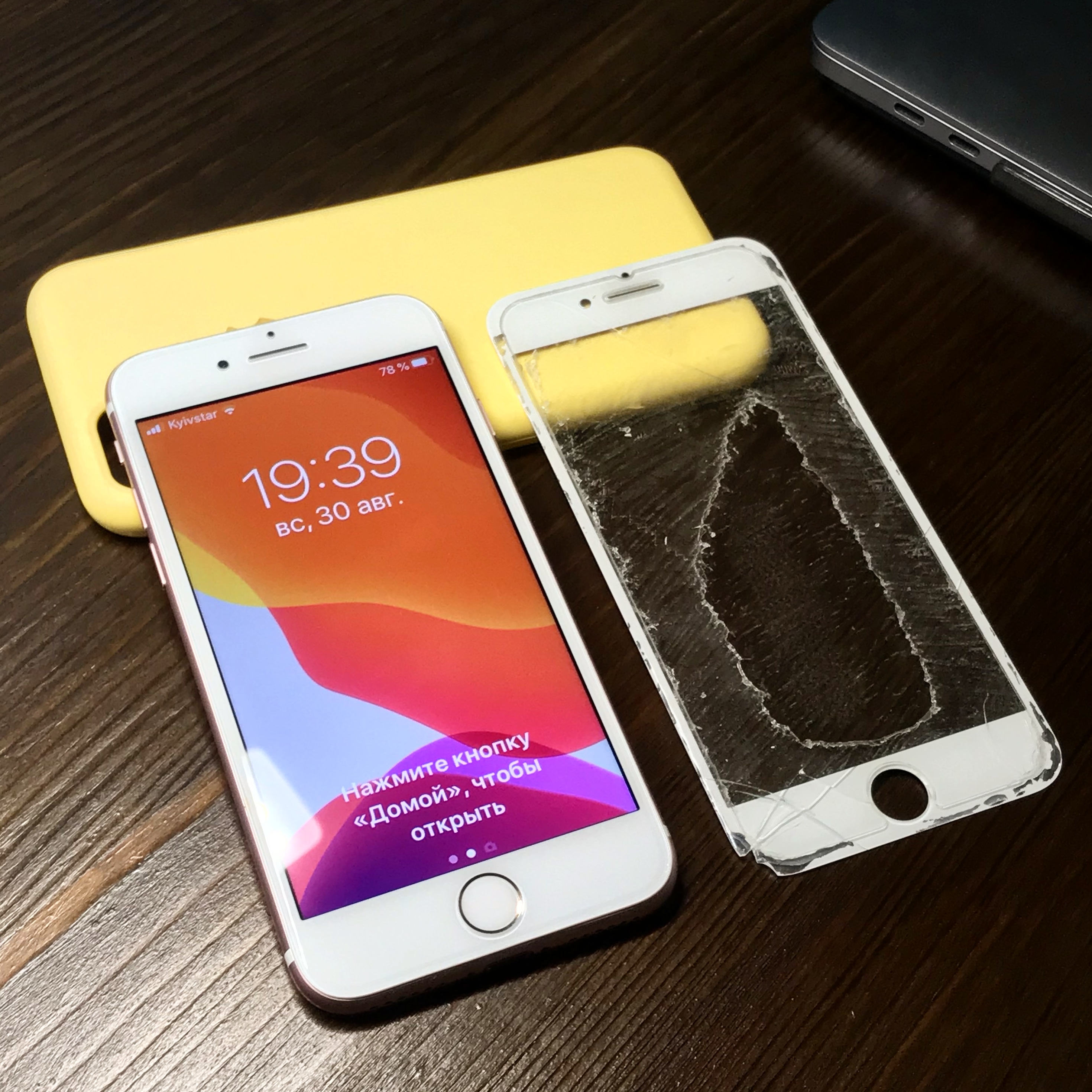 Фото Замена стекла дисплея Huawei, Samsung, Lenovo, Xiaomi, Meizu, iPhone 4