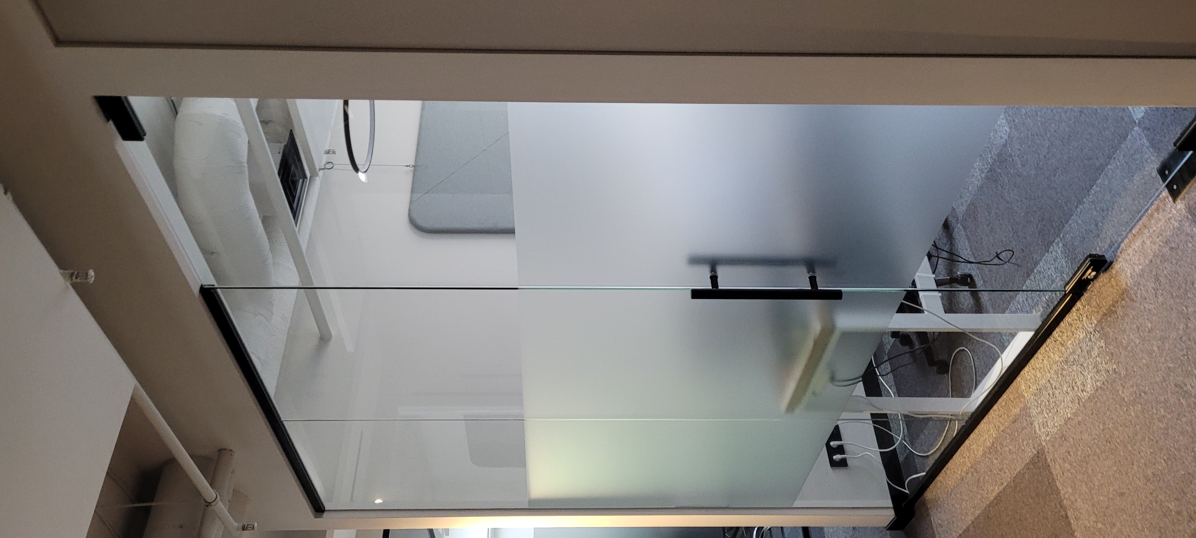 Фото регулювання скляних внутрішніх дверей