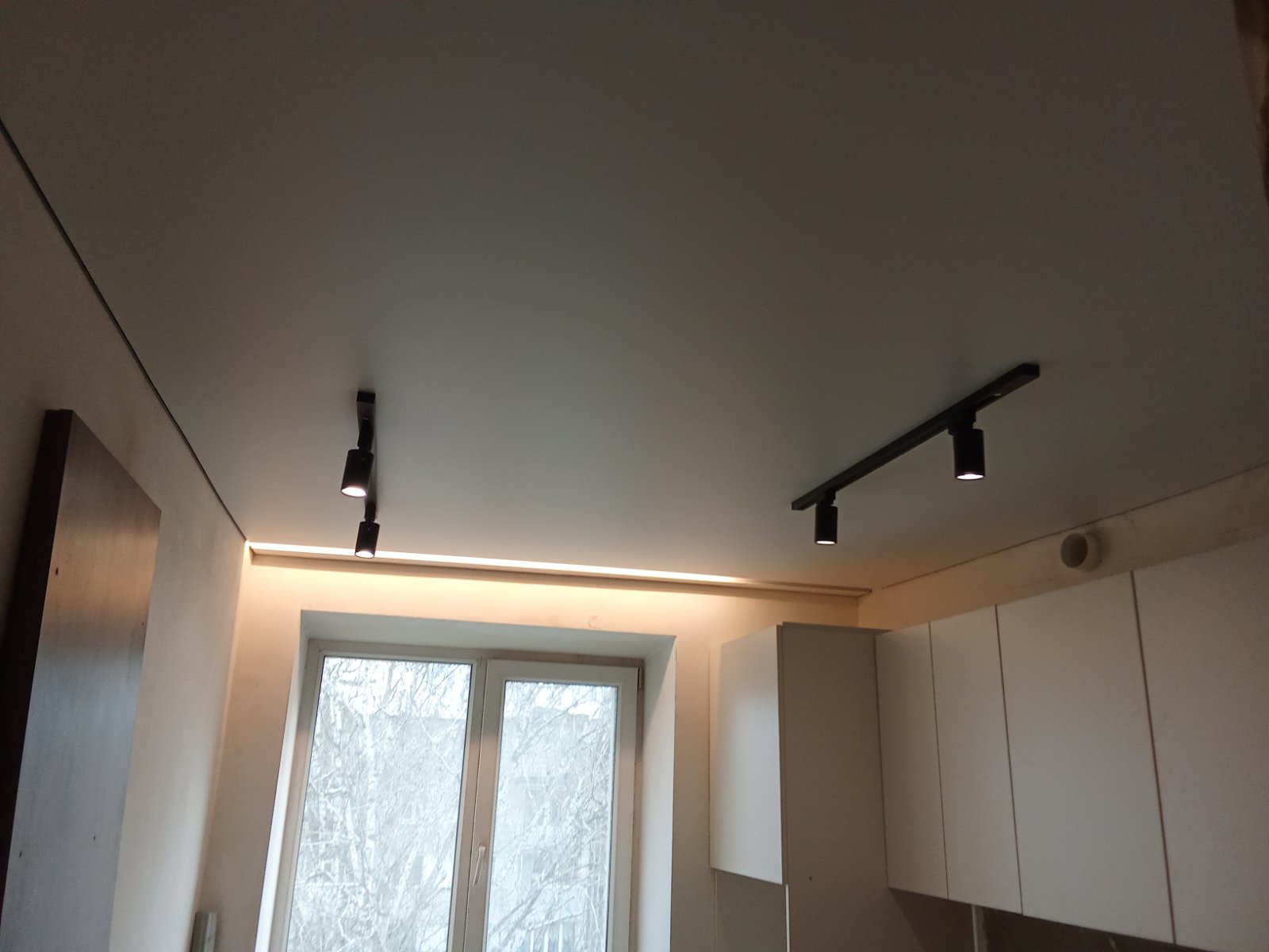 Фото монтаж світильників 