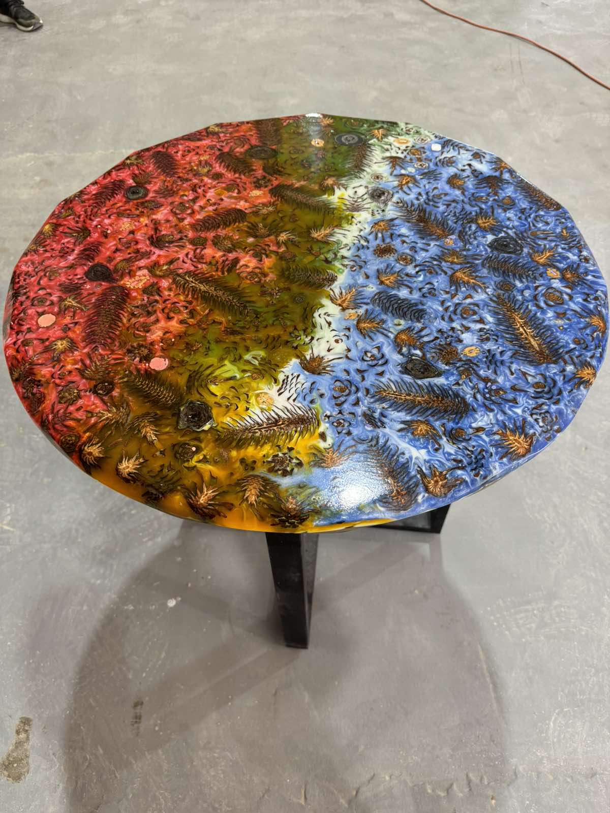 Фото стіл у кафе епоксидний 