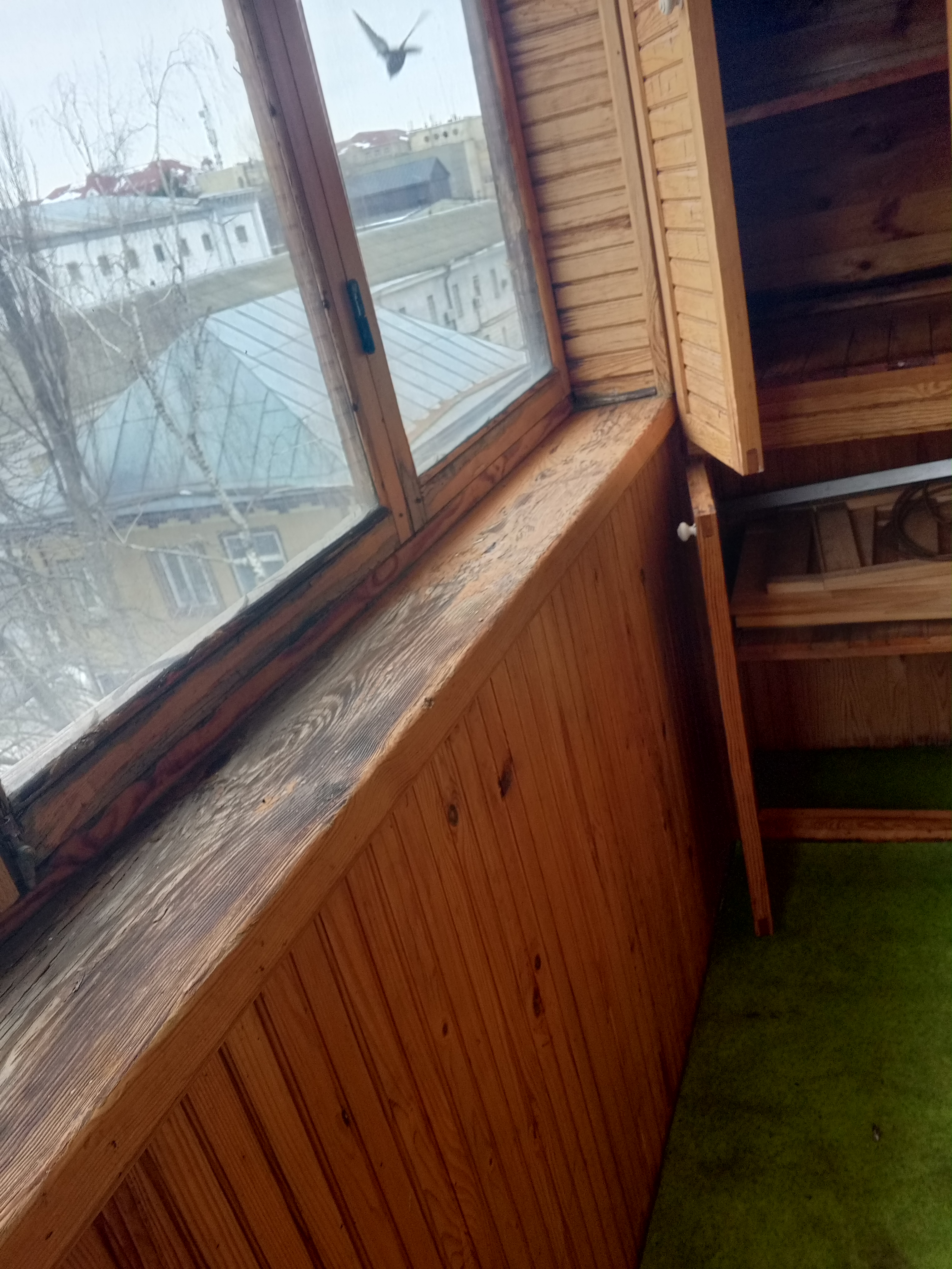 Фото Генеральне прибирання занедбаного балкону та мийка шафи від сильного забруднення 