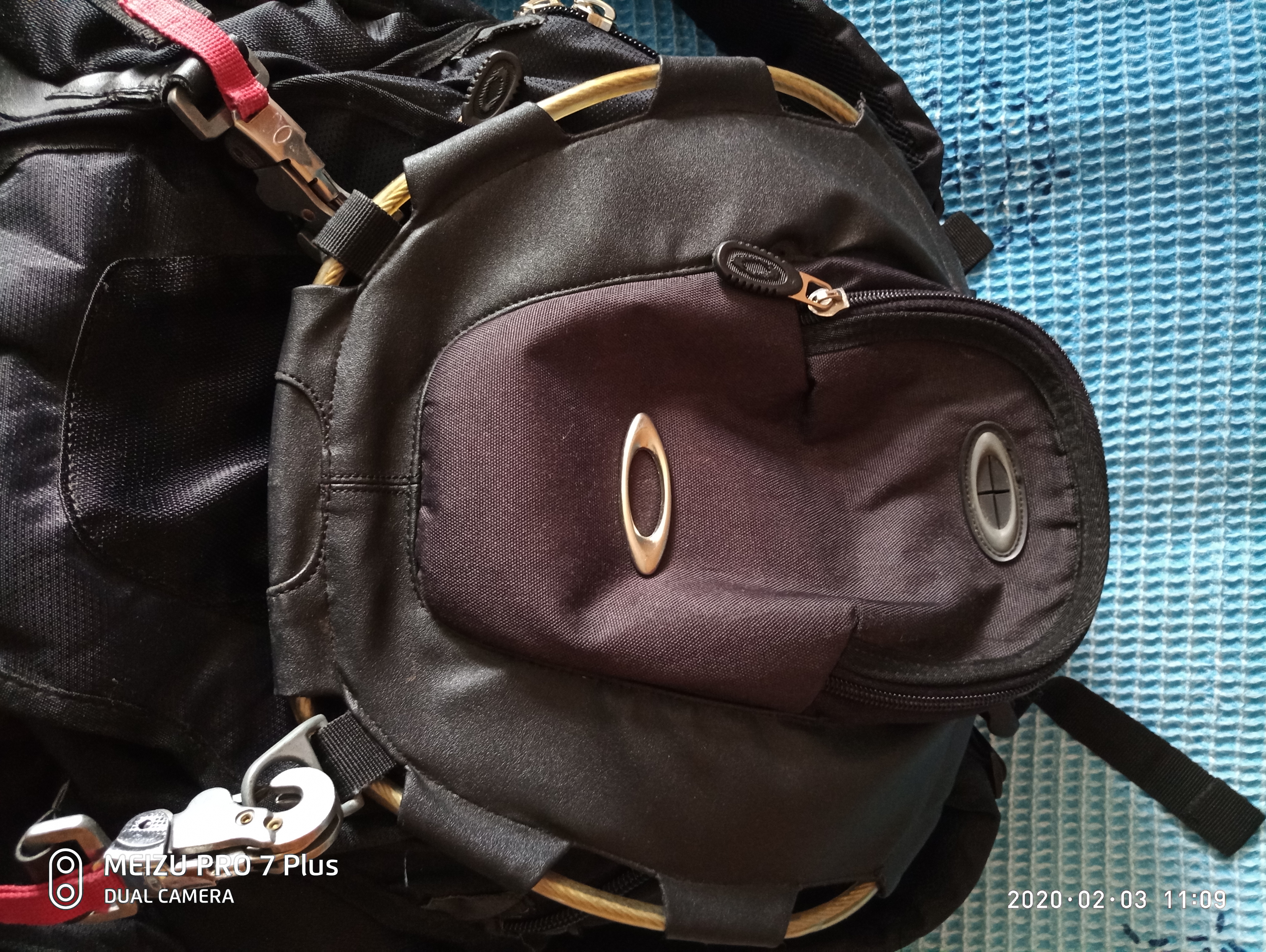 Фото Ремонт рюкзака ,замена молний,бегунков,укрепили крепления,зашиты порванные места и другие мелкие работы