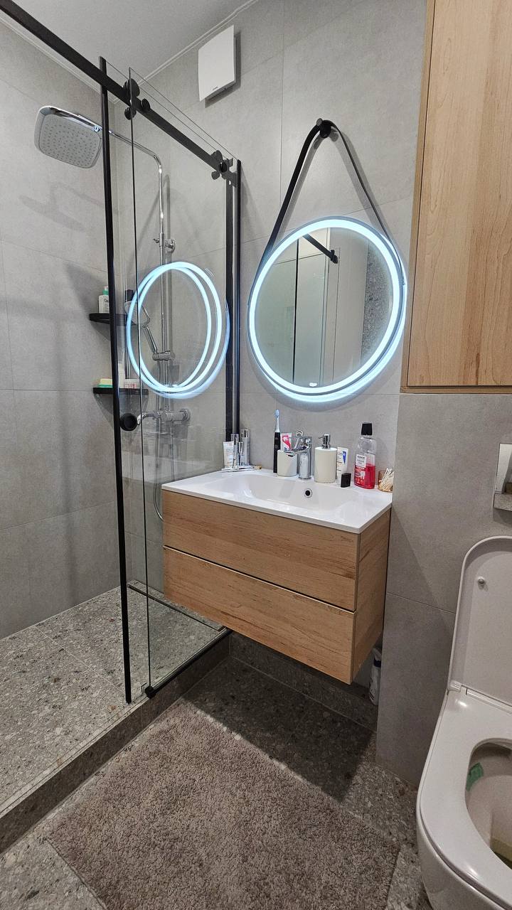 Фото Реалізувала проєкт квартири площею 27 м². Дизайн виконано під моїм авторським наглядом згідно затвердженого проєкту. Повністю контролювала ремонтні роботи, займалась підбором матеріалів, комплектацією, організацією доставок та всіма етапами втілення.