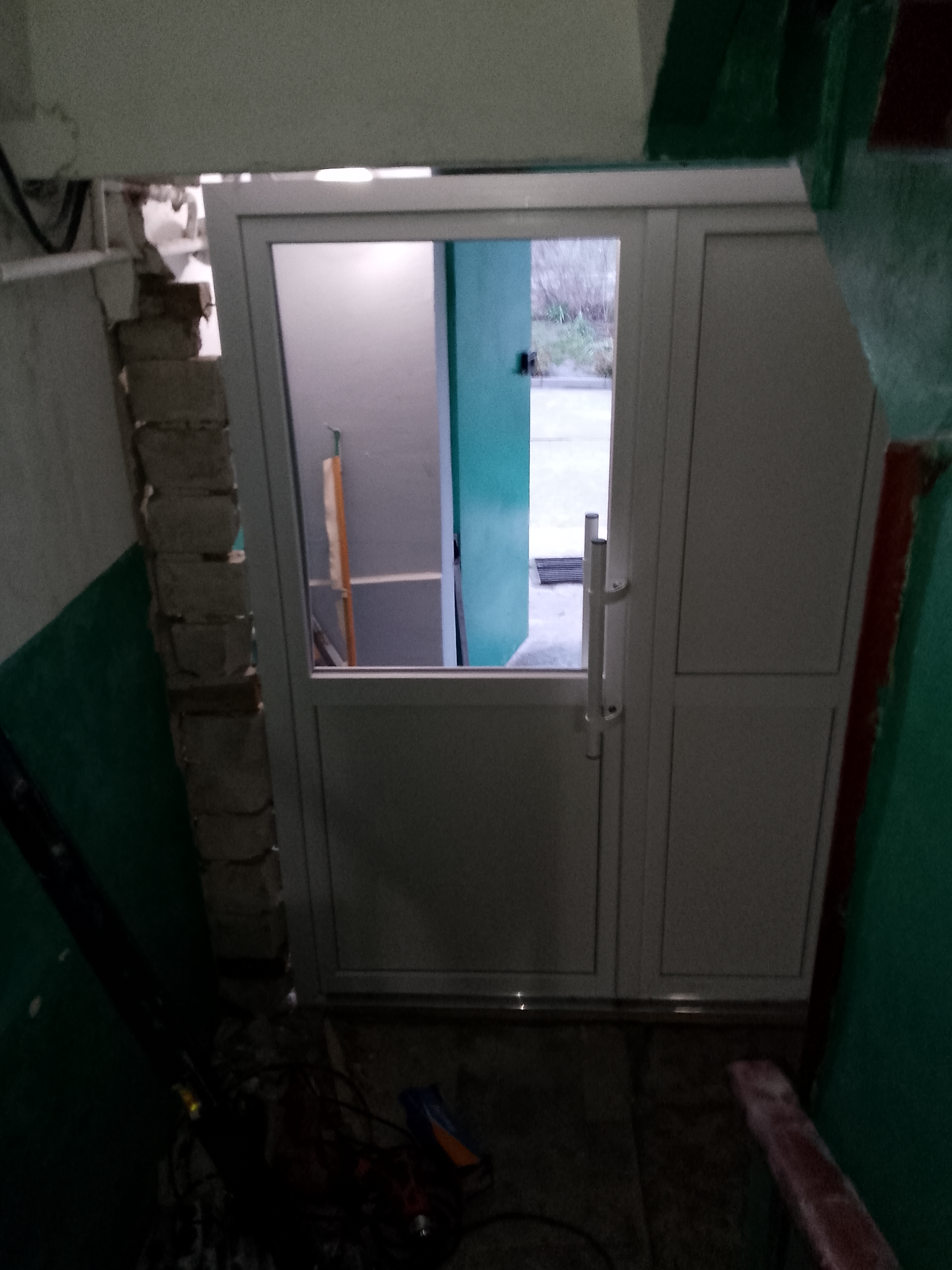 Фото монтаж дверей 