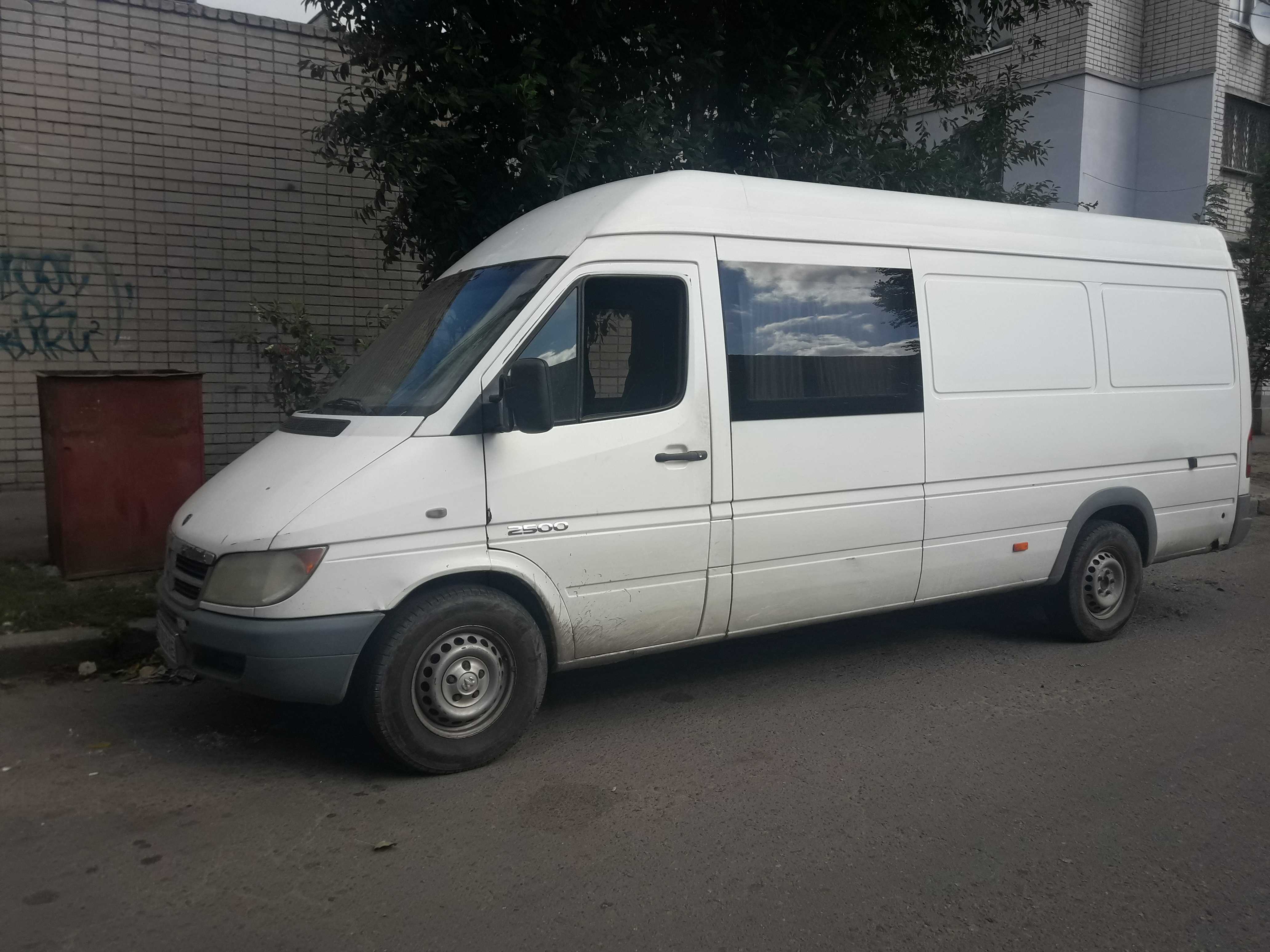 Фото Mercedes Sprinter 5 мест. 1