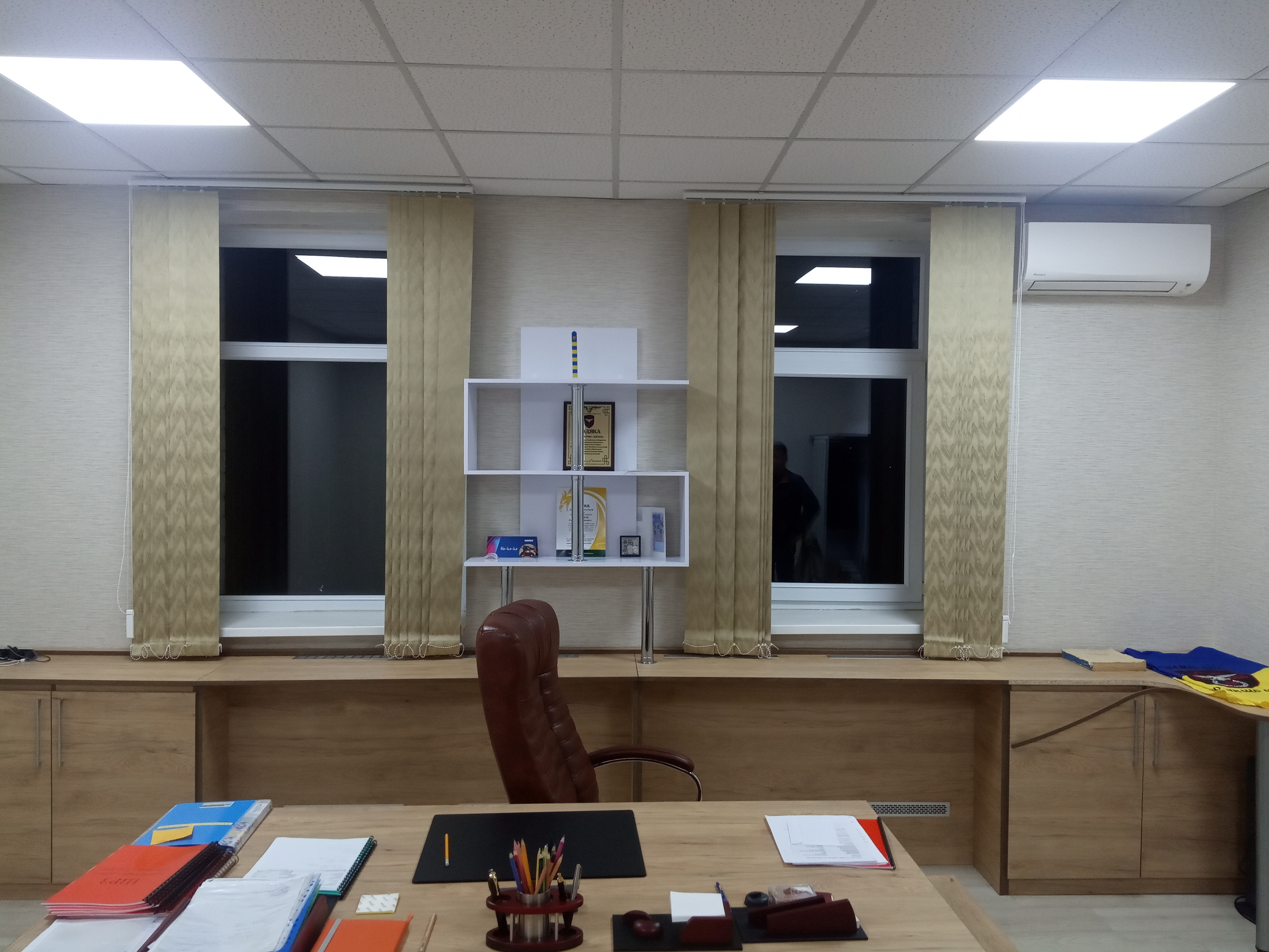 Фото замір, встановлення вертикальних жалюзі