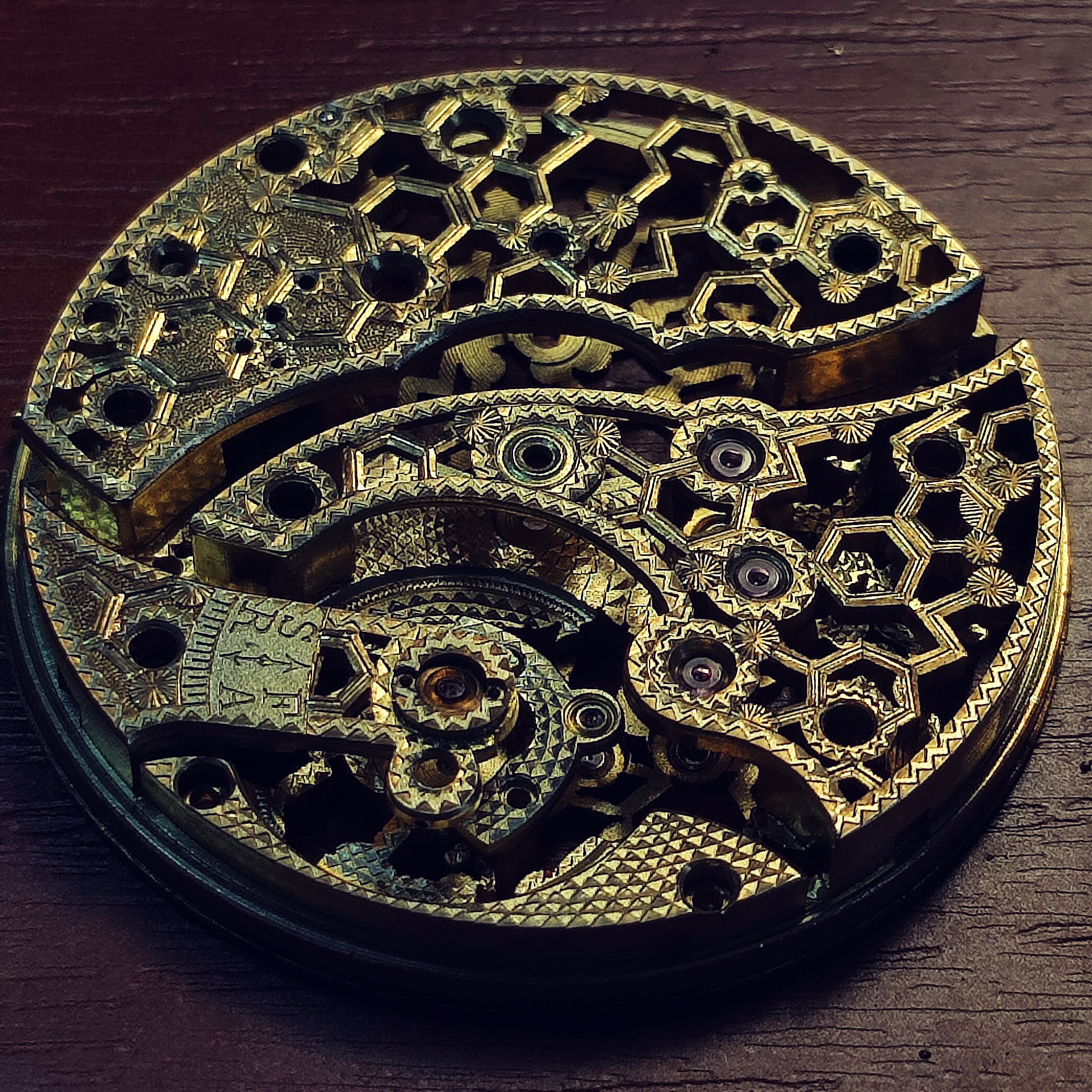 Фото розробка дизайну, випилювання лобзиком, грвіювання