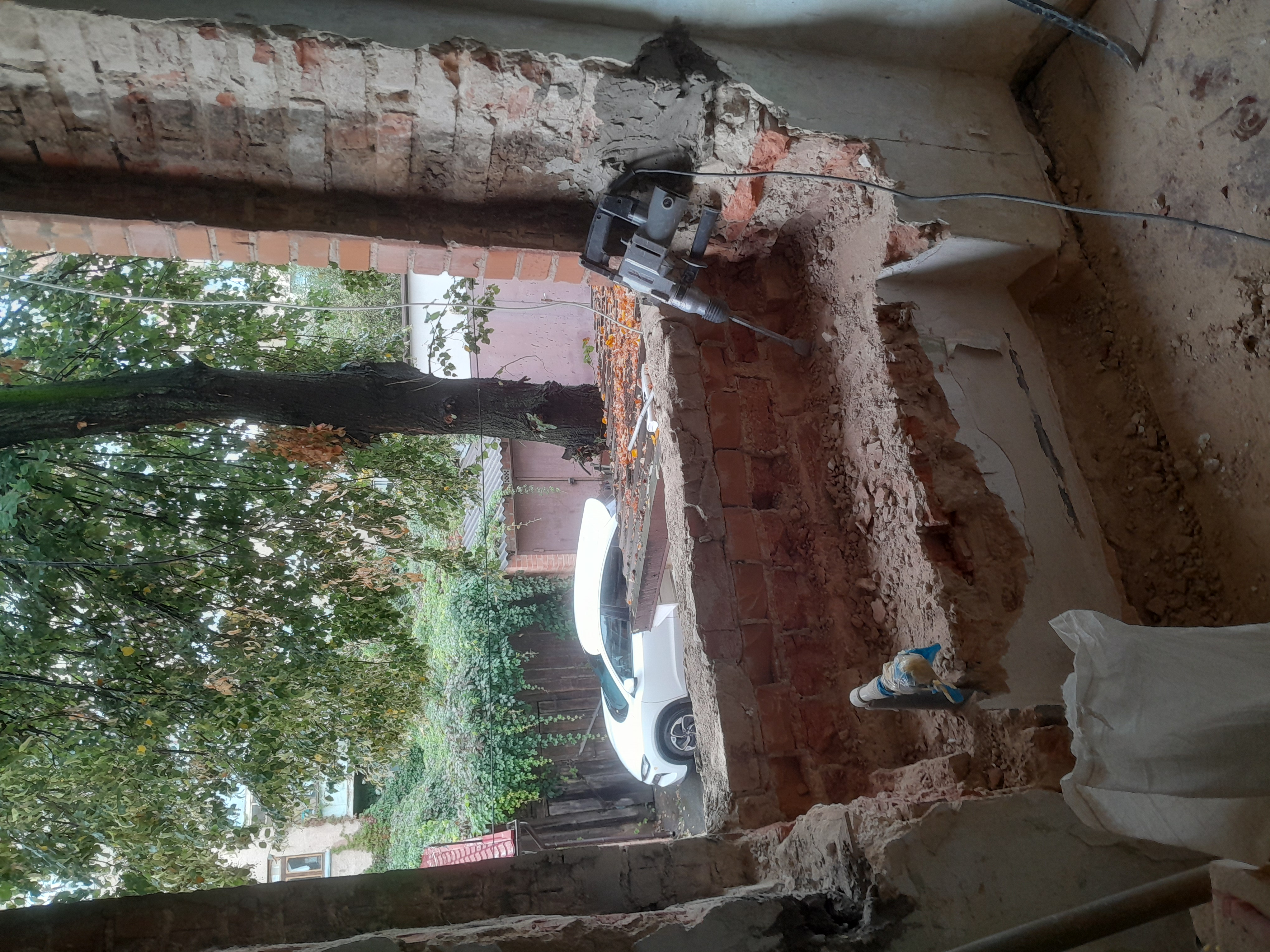 Фото демонтаж підвіконня