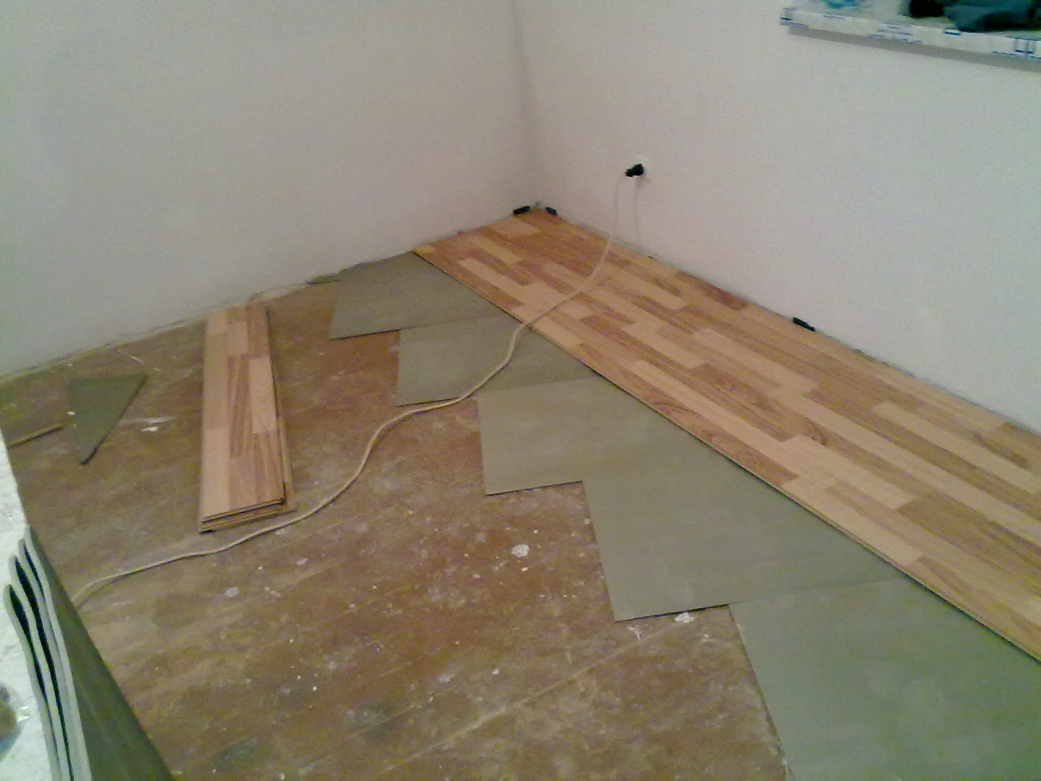 Фото Монтаж - укладка ламіната. 10 років стажу! 1