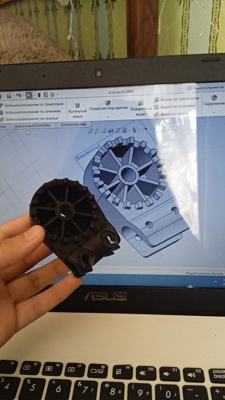 Фото Займаюсь 3D моделюванням, працюю в програмах SolidWorks та Blender  1