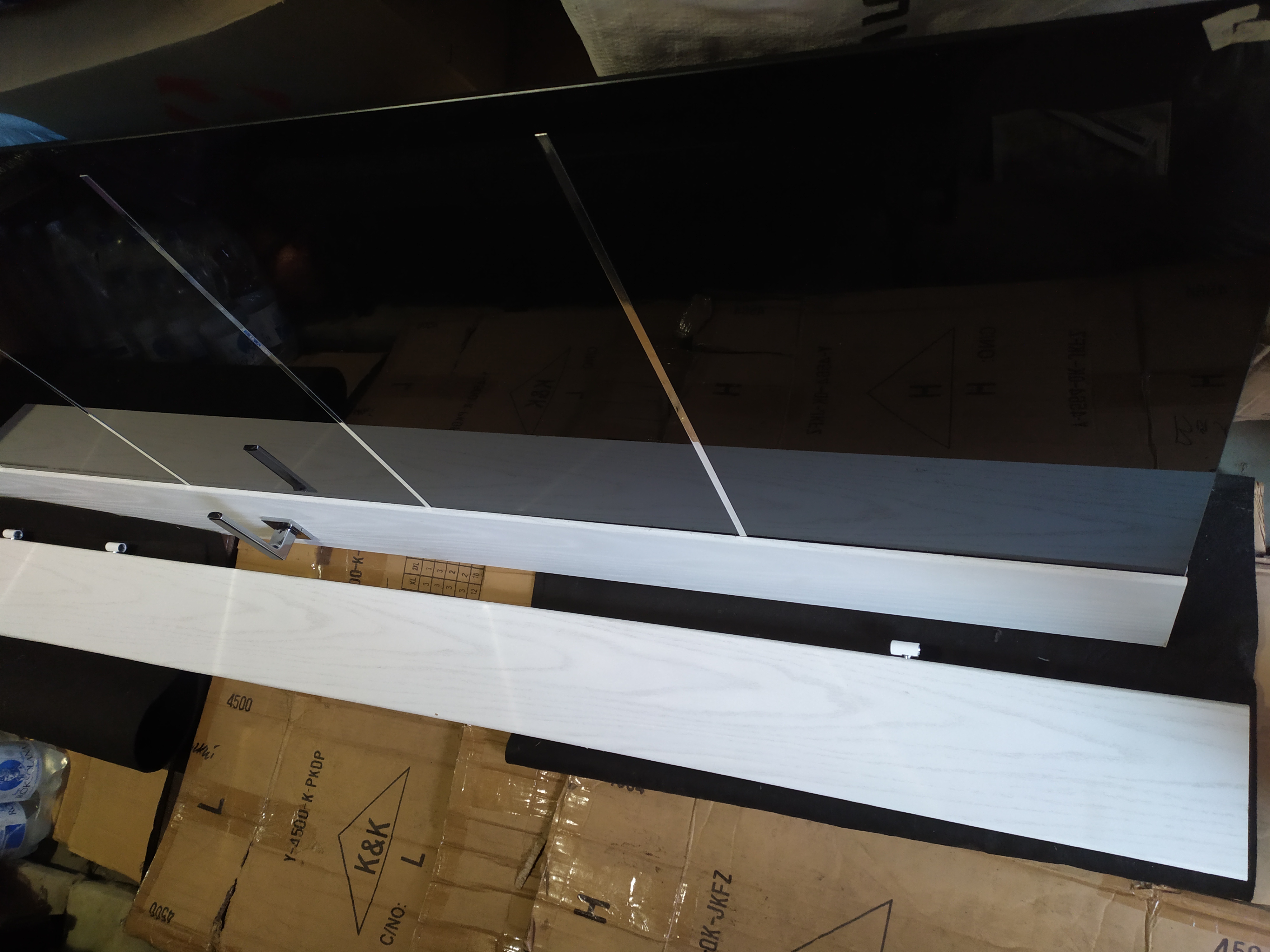 Фото переклеювання невдало склеєних іншим виконавцем дверей