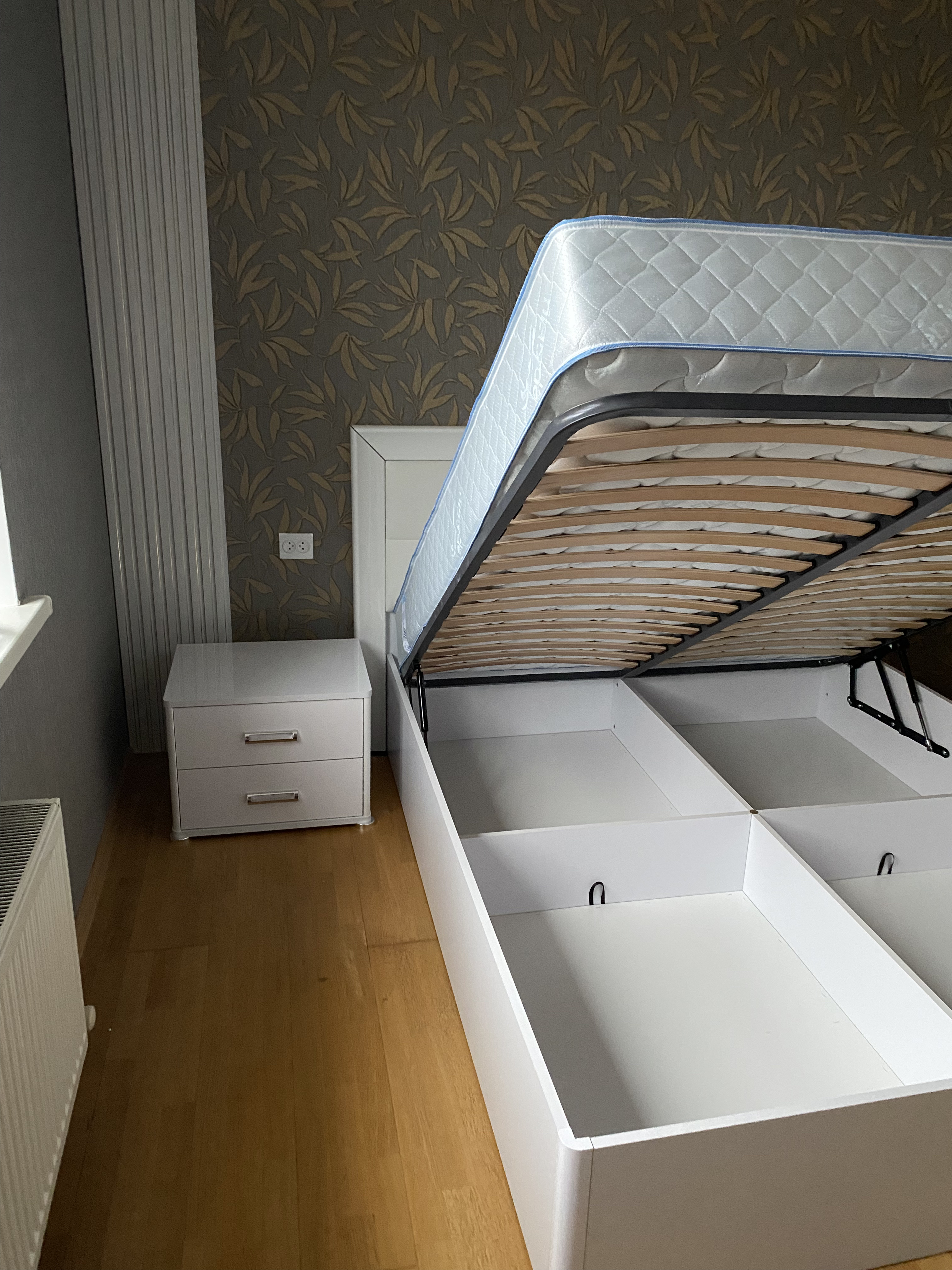 Фото Двуспальная кровать. 