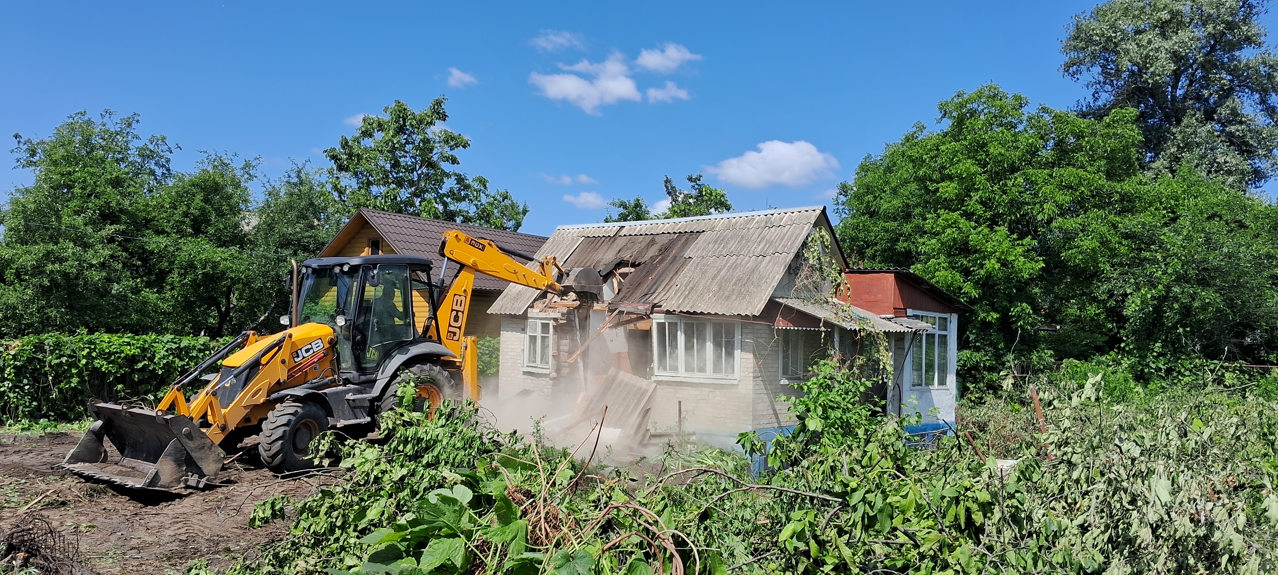 Фото снос дома, демонтаж дачного дома 