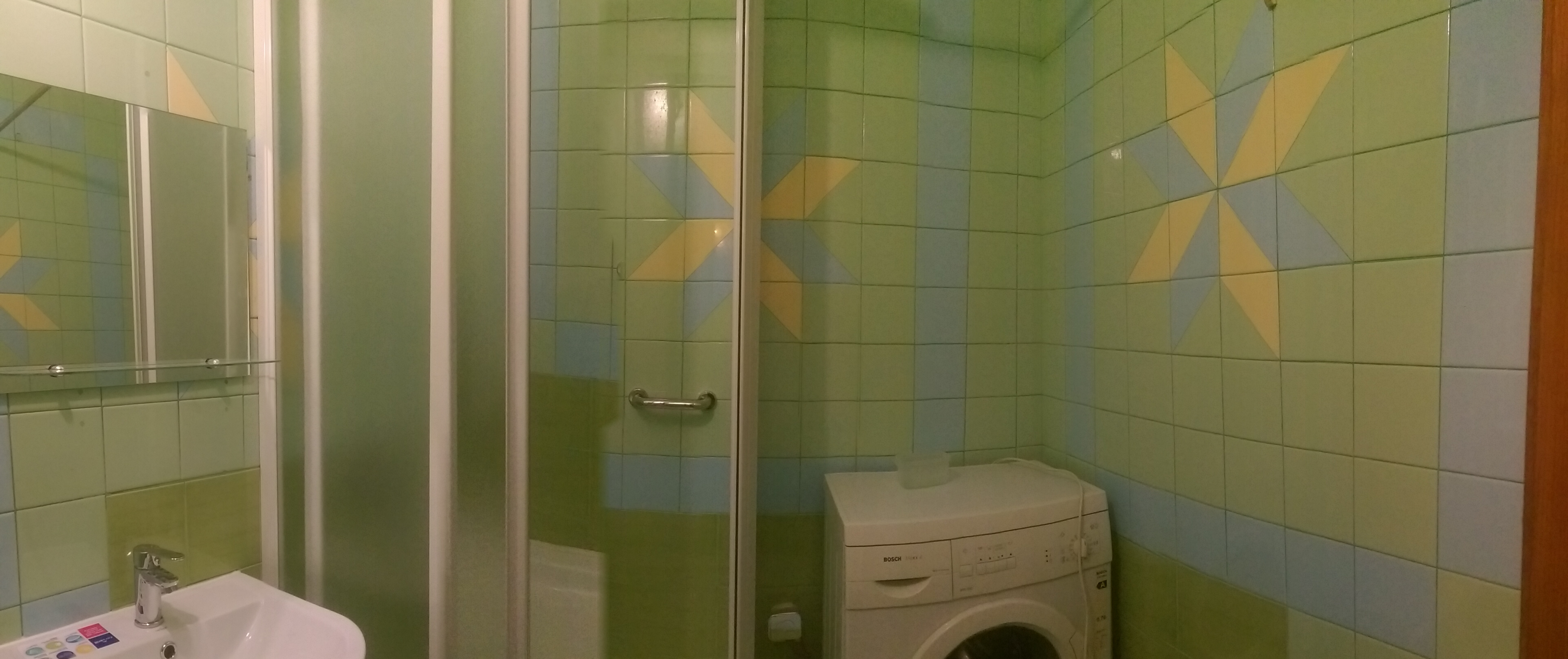 Фото ..... плиточні роботи, часткова заміна сантехники, встановлення душової кабіни зі шторкою