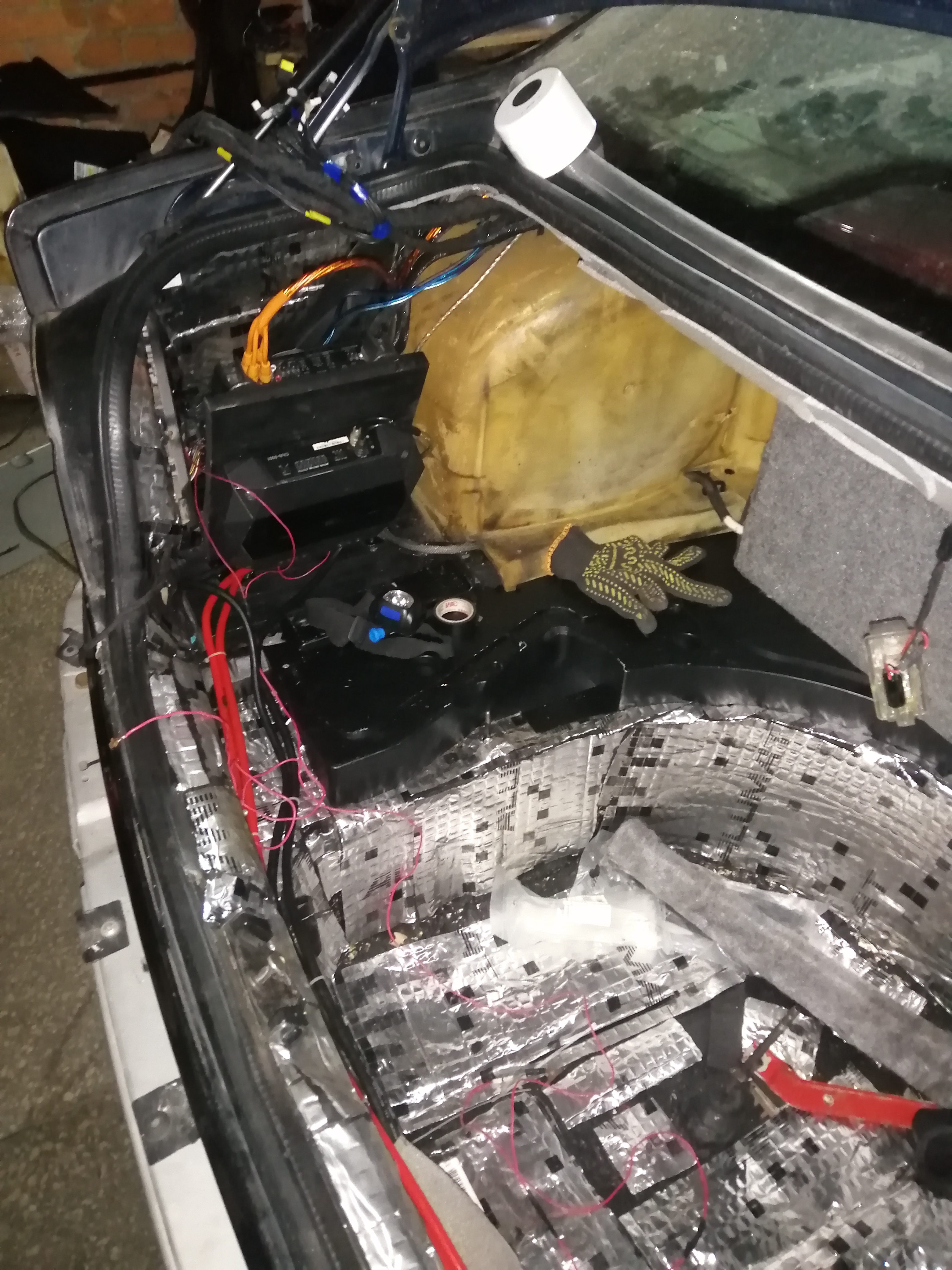 Фото Установка автозвука, магнитол и шумоизоляции  1