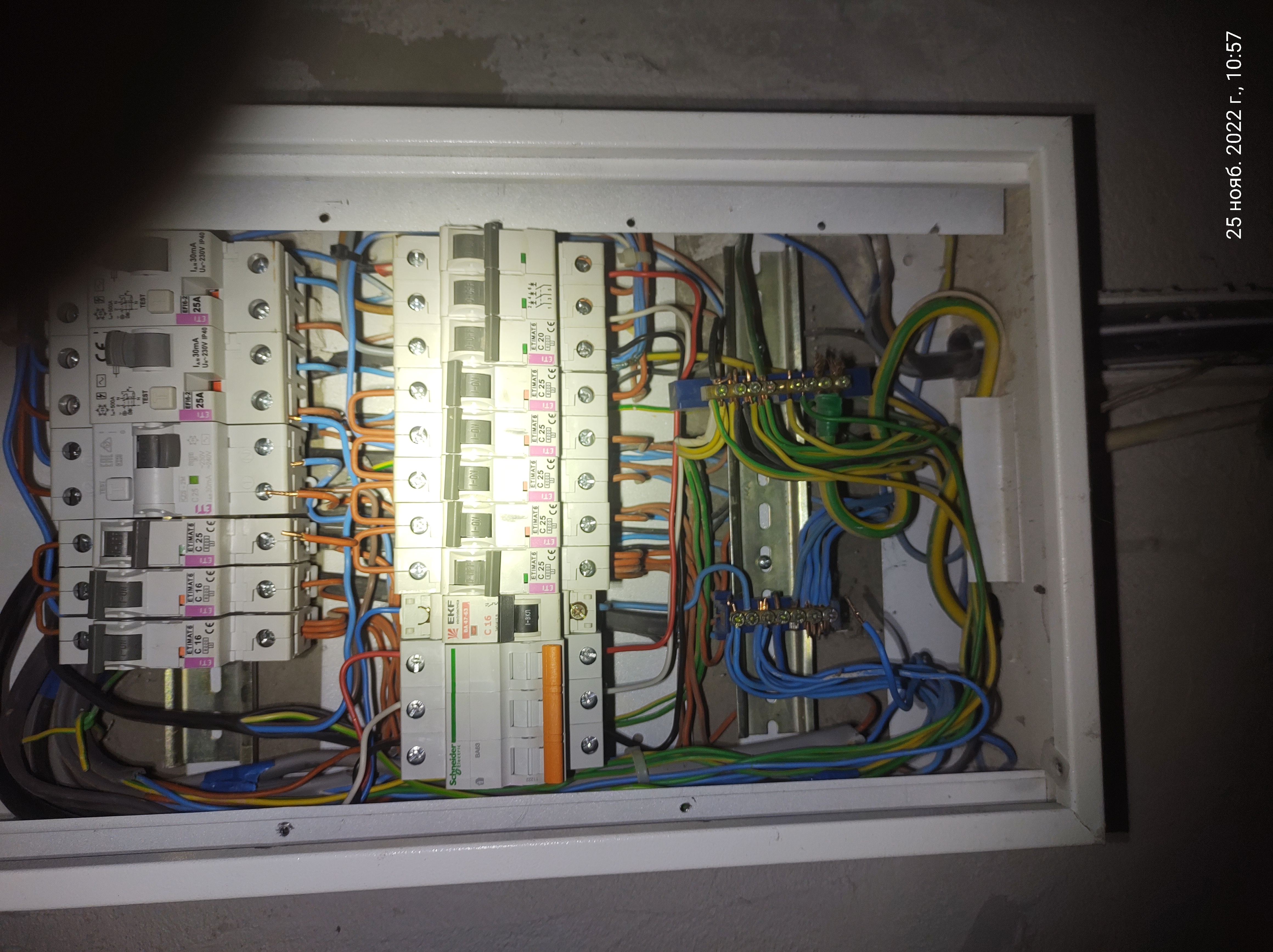 Фото Реле напруги постійно вибиває, шукаю причину