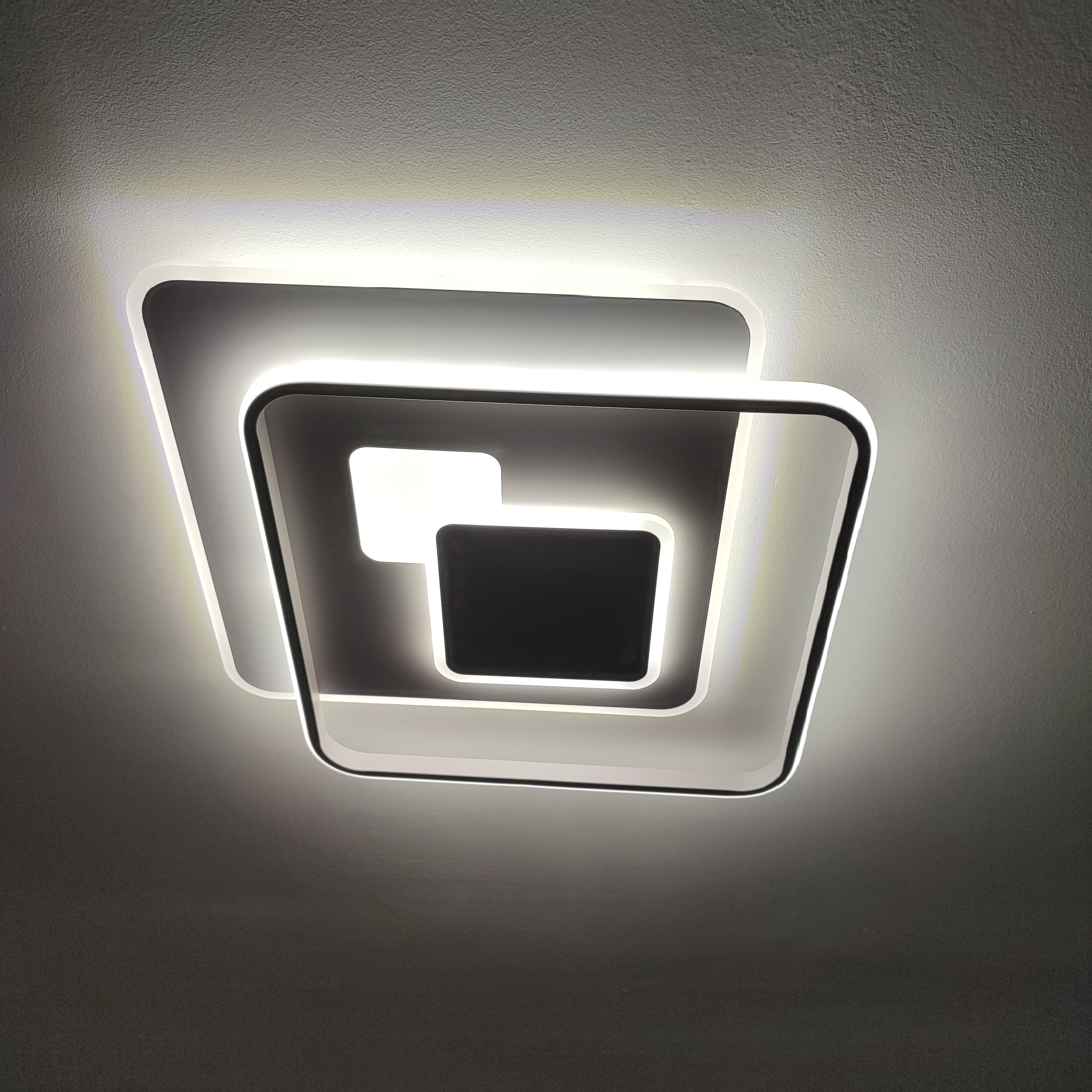 Фото Встановлення LED люстри.