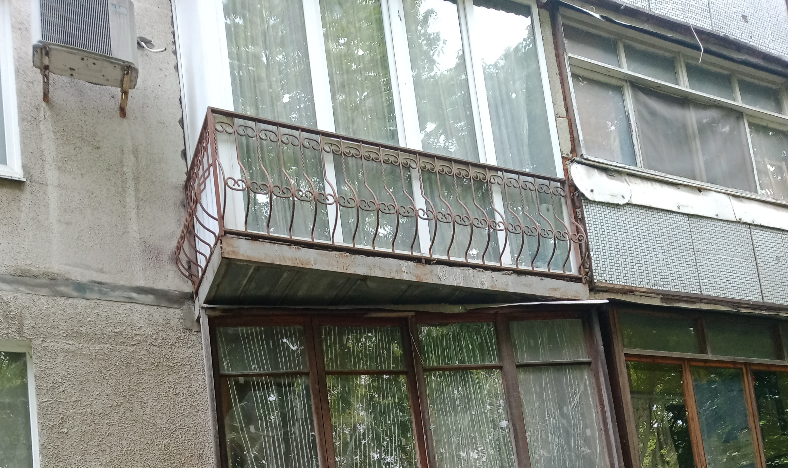 Фото Огородження балкону