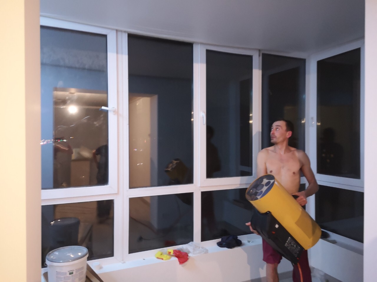 Фото Монтаж натяжної стелі