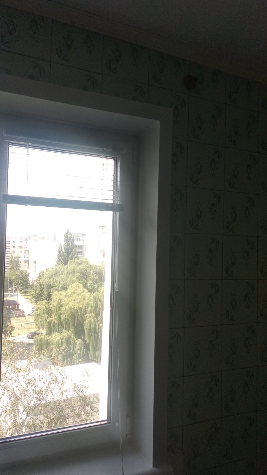 Фото Установка вікна, монтаж відкосів і жалюзі.