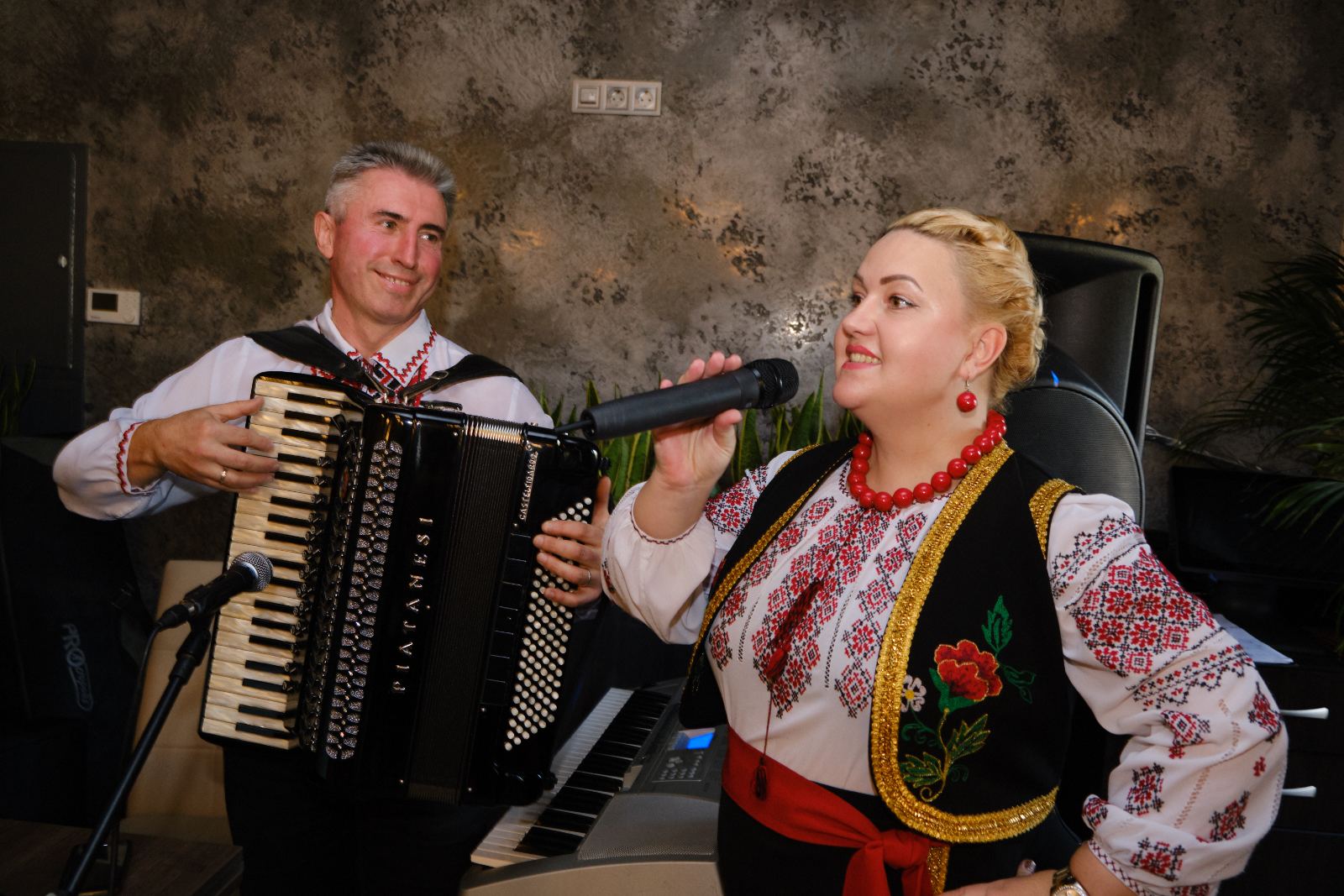 Фото Музичне привітання в українському народному стилі!