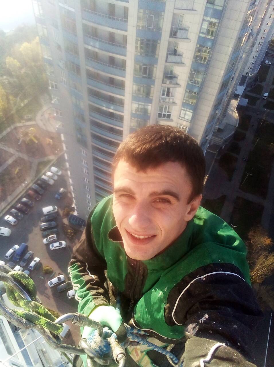 Фото Утеплення фасадів, висотні роботи, чистка даху, герметизації міжпанельних швів, утеплення балконів,покраска фасаду.  1
