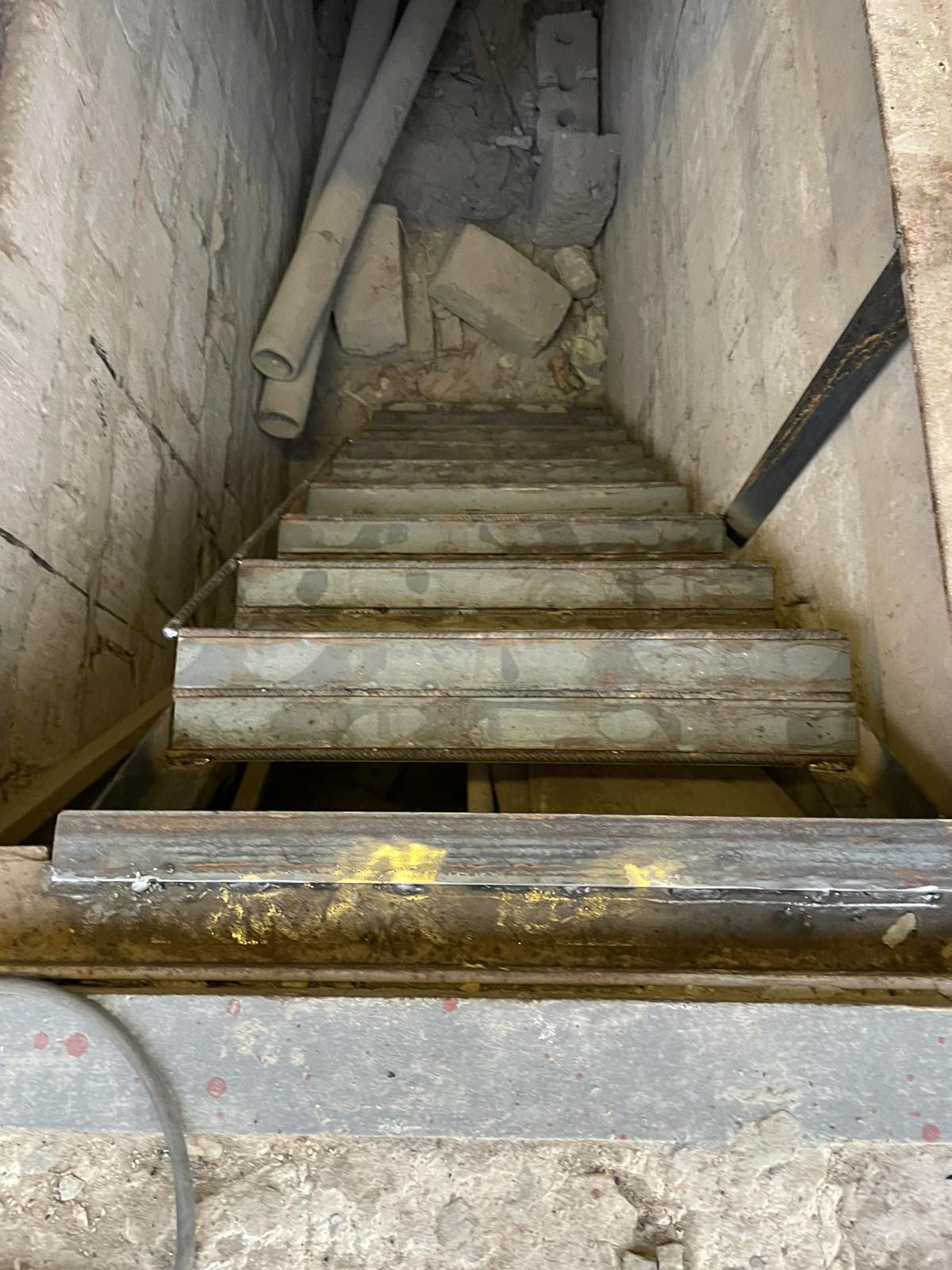 Фото Изготовление и монтаж лестницы в подвал