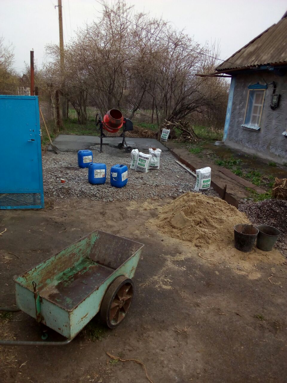 Фото Заливка бетоном участка под гараж, На других объектах и ЦПС.