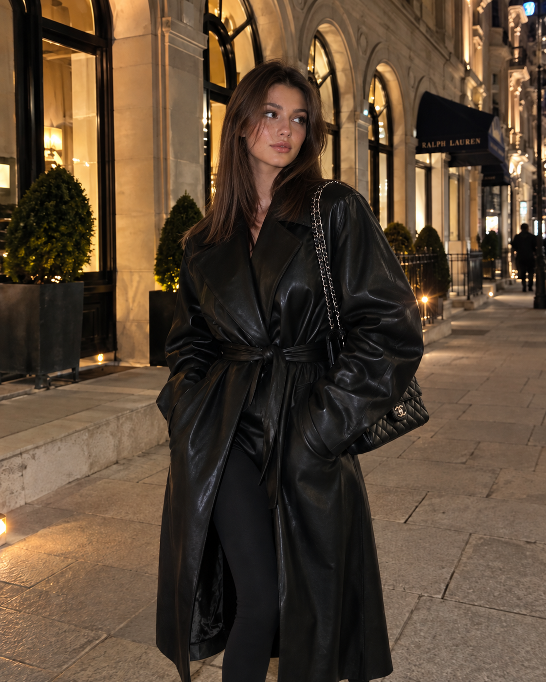 Фото Створила fashion/lifestyle AI-візуал у стильній атмосферній подачі для особистого бренду, блогу або комерційного контенту. Пропрацювала образ, настрій кадру, освітлення та фінальну стилізацію. Використовувала AI-генерацію з подальшим ручним редагуванням. Час виконання — близько 40–60 хвилин.