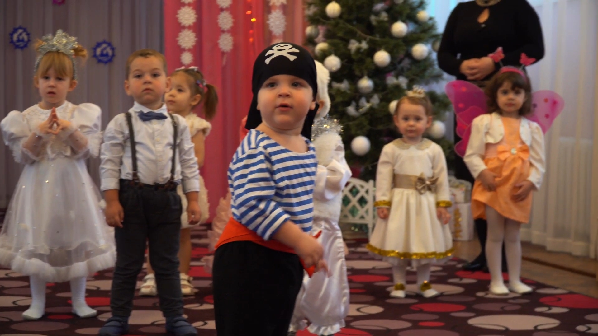 Фото Видеосъёмка новогоднего утренника в детском саду. Декабрь 2018
